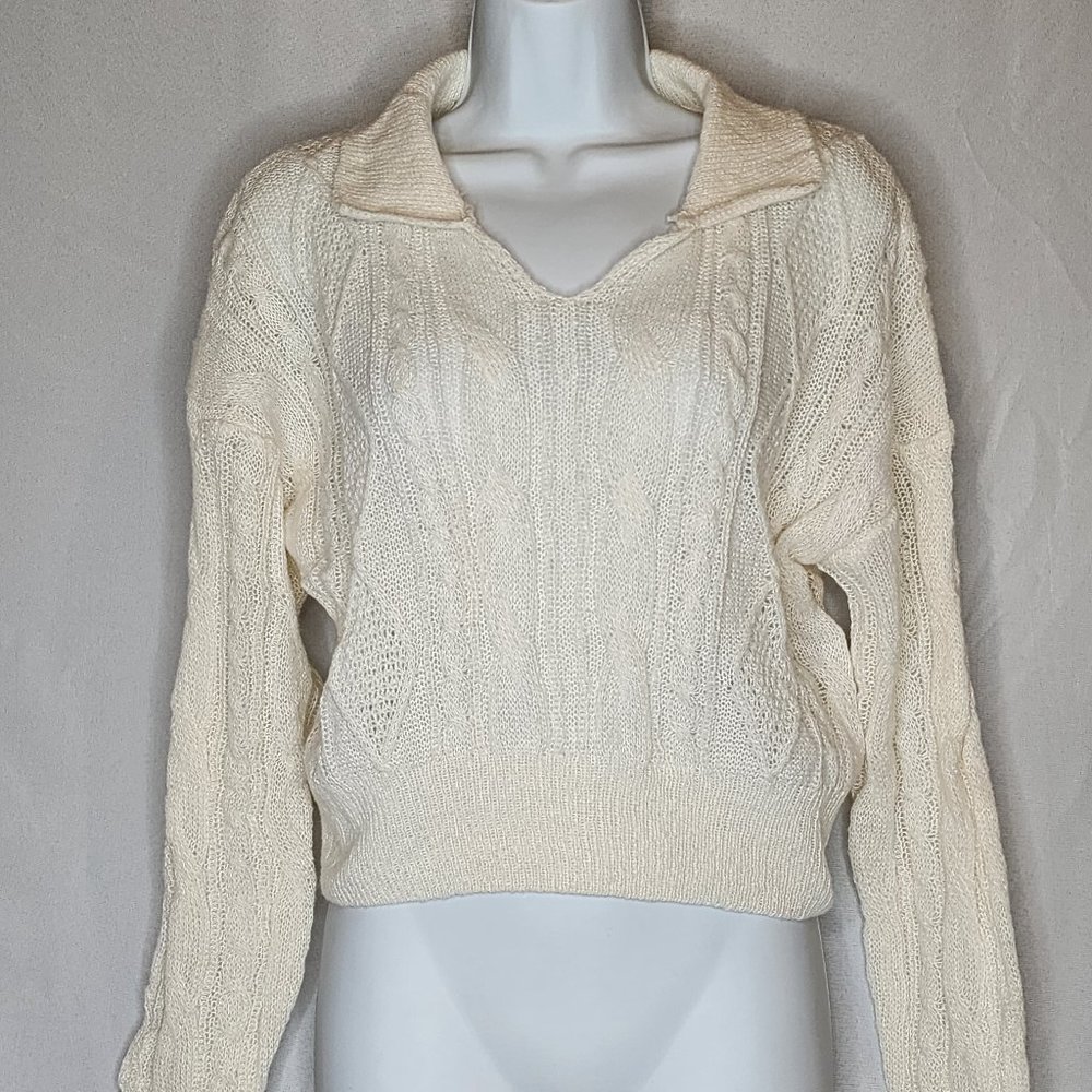 Aster Women's Ivory Collared V Neck Cropped Sweater